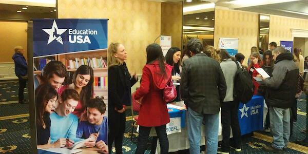 Gran concurrencia a la Feria de Universidades de EducationUSA